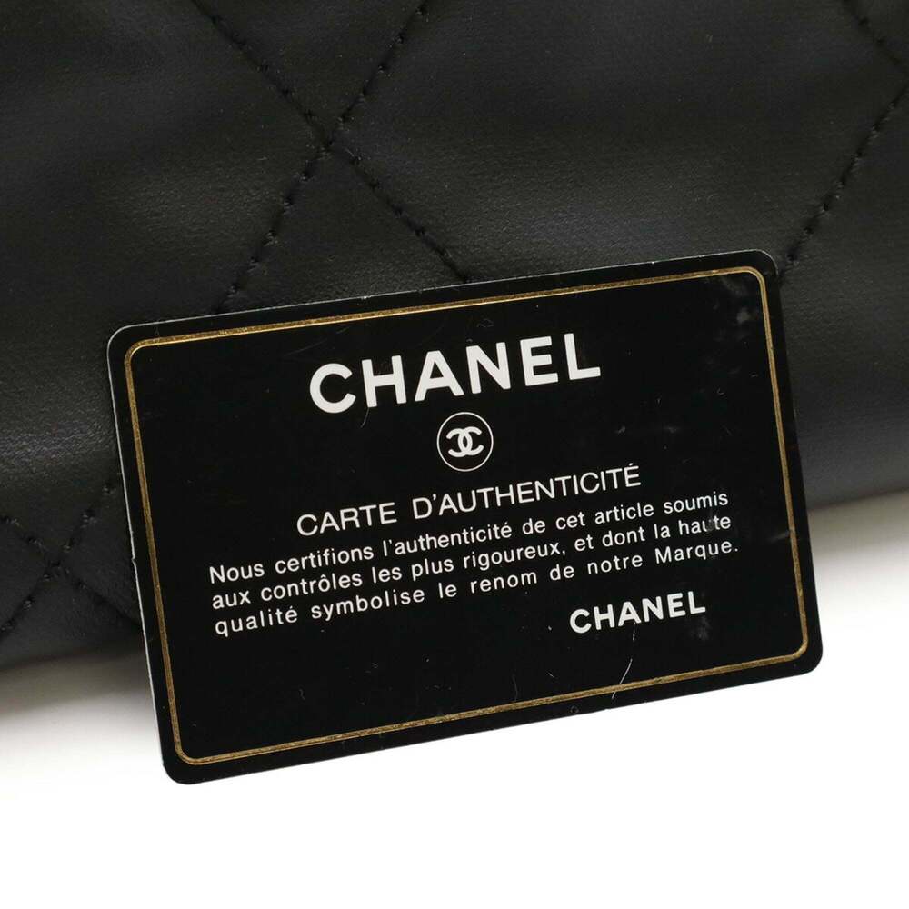 CHANEL Black Leather Shoulder Bag - Picture 10 of 10